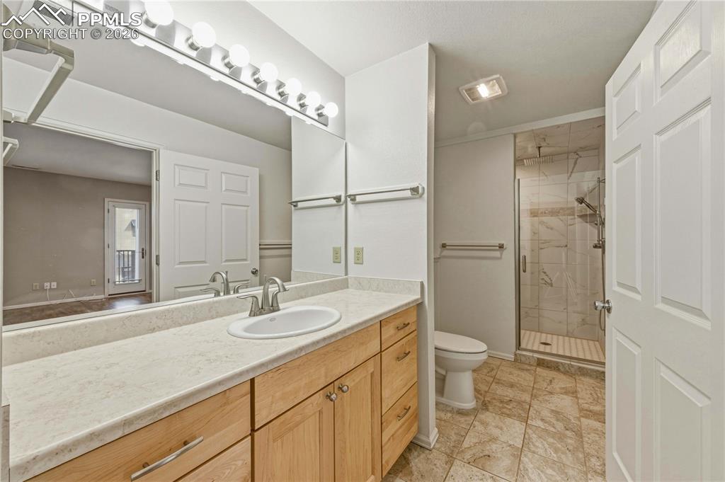 Image 42 of 49: Bathroom