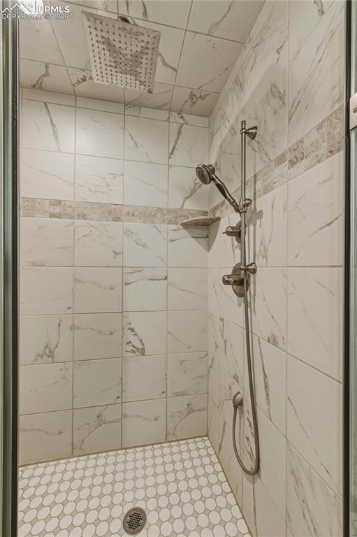 Image 44 of 49: Bathroom