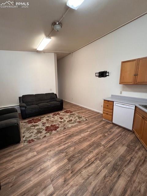 Image 23 of 44: UNIT 3