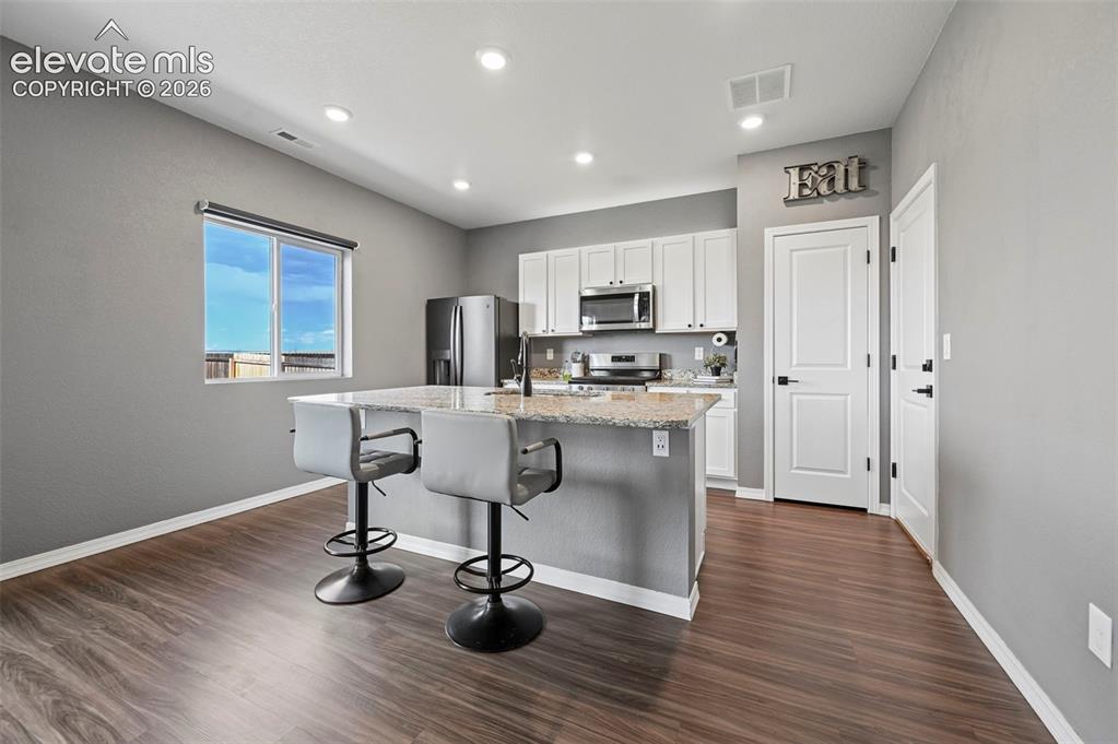Image 11 of 28: Kitchen
