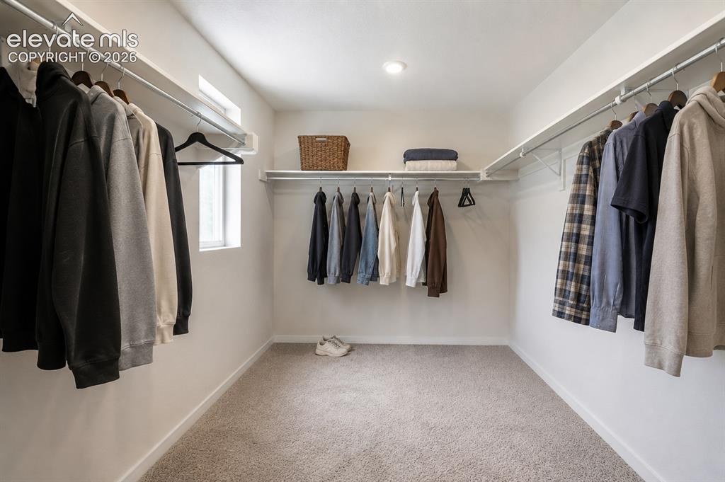 Image 18 of 28: Bedroom