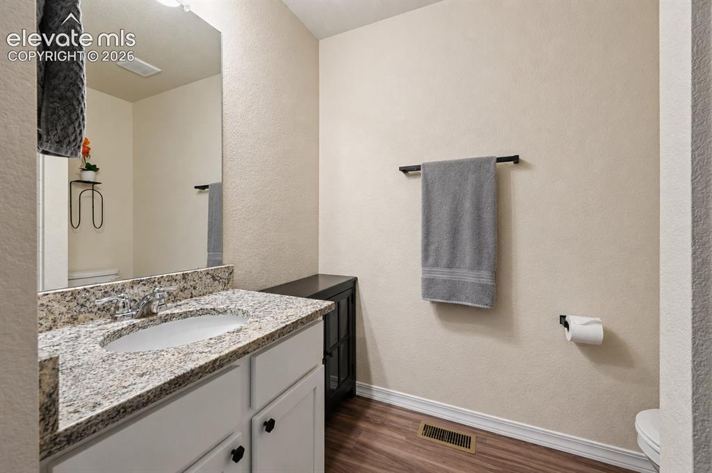 Image 21 of 28: second floor hall bath