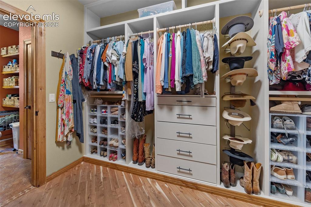 Image 18 of 41: Closet