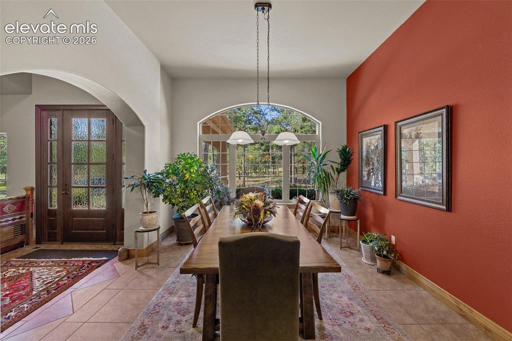 Image 8 of 41: Dining Area