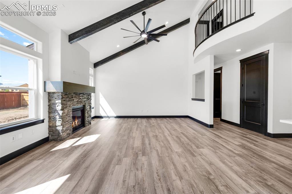 Image 11 of 24: Living Room