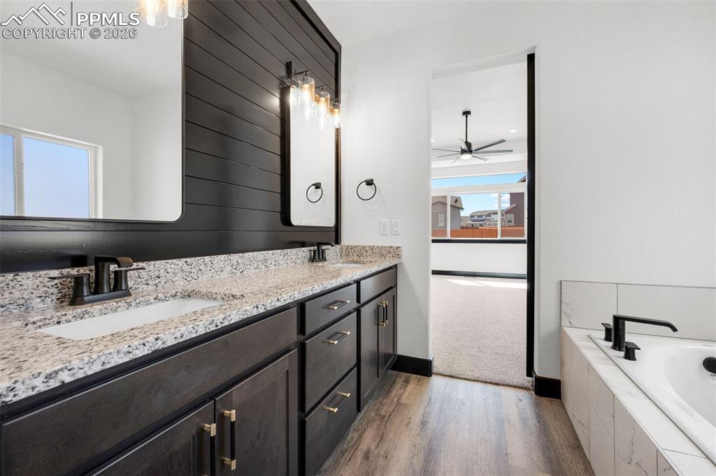 Image 14 of 24: Bathroom