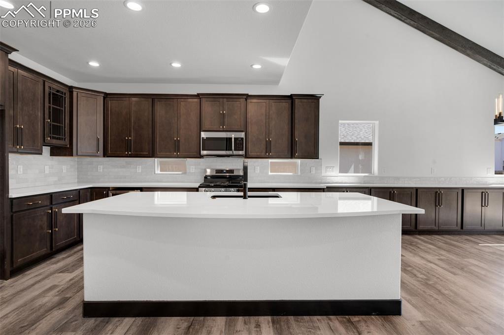 Image 5 of 24: Kitchen