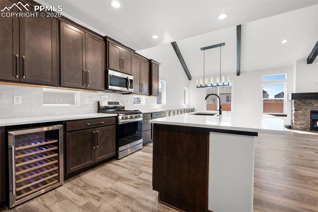 Image 8 of 24: Kitchen