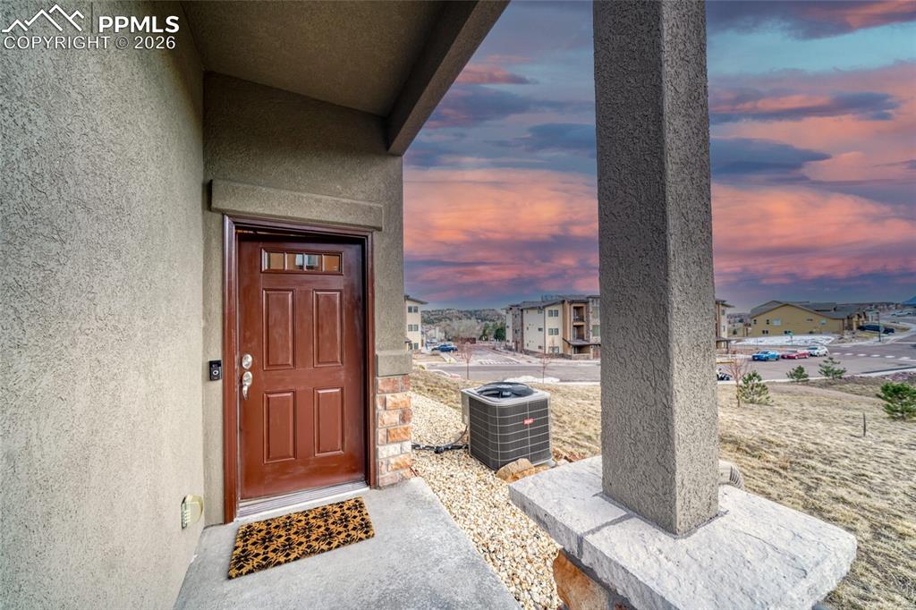 Image 12 of 49: Entry