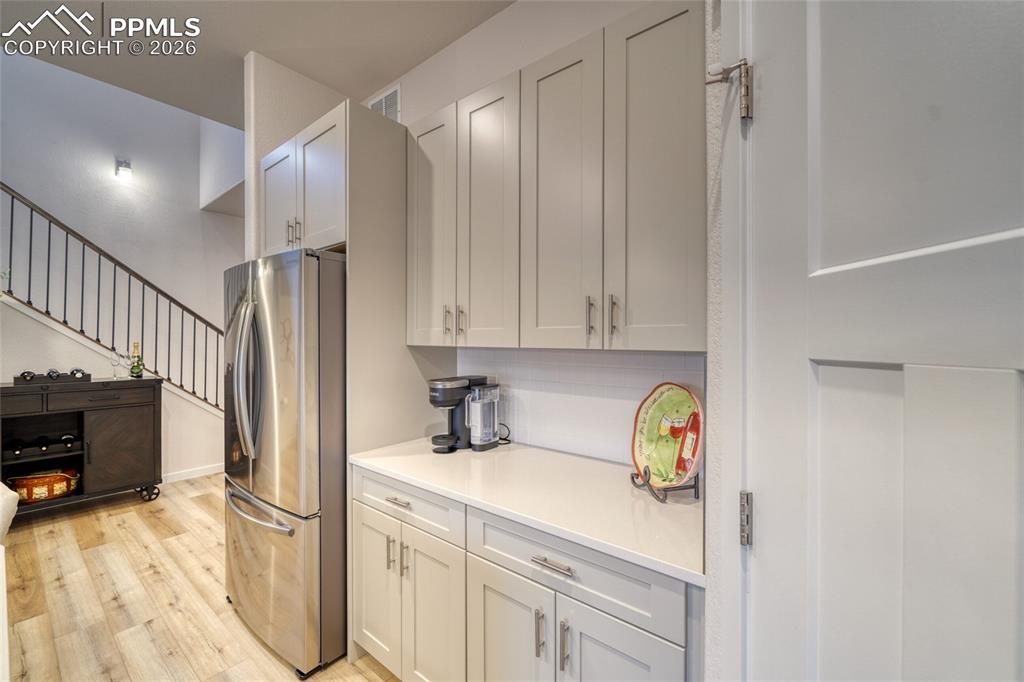 Image 18 of 49: Kitchen