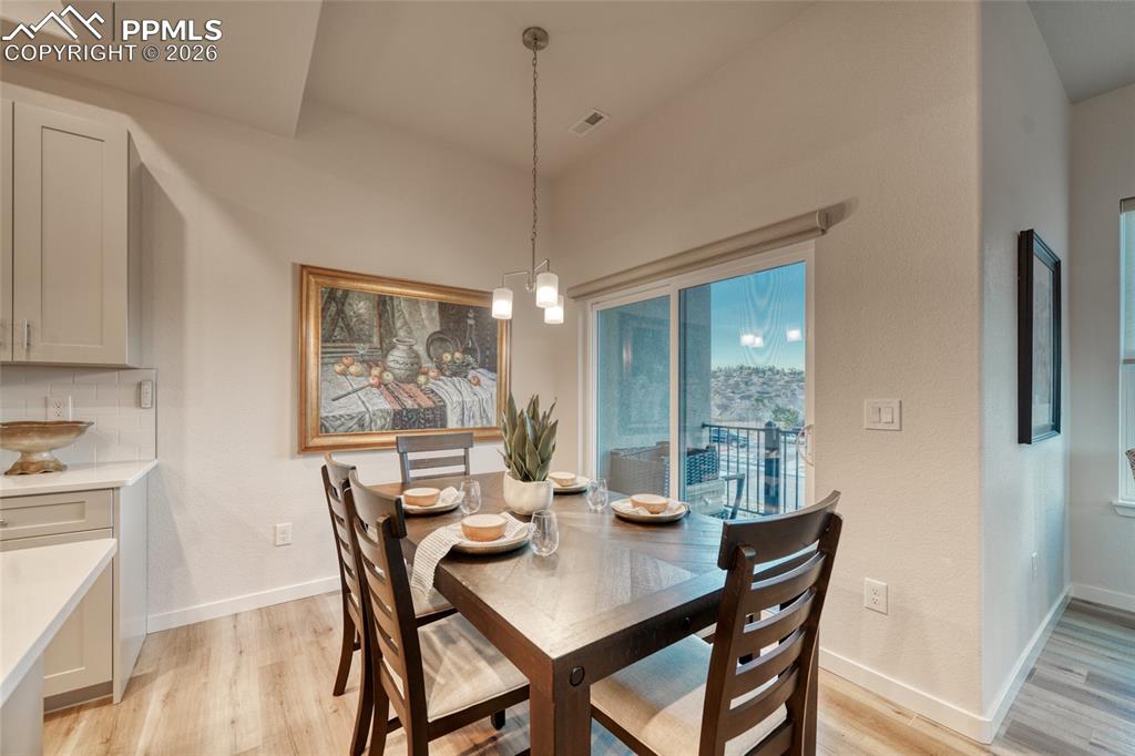 Image 20 of 49: Dining Area