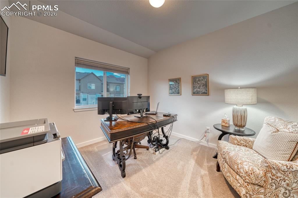 Image 37 of 49: Office