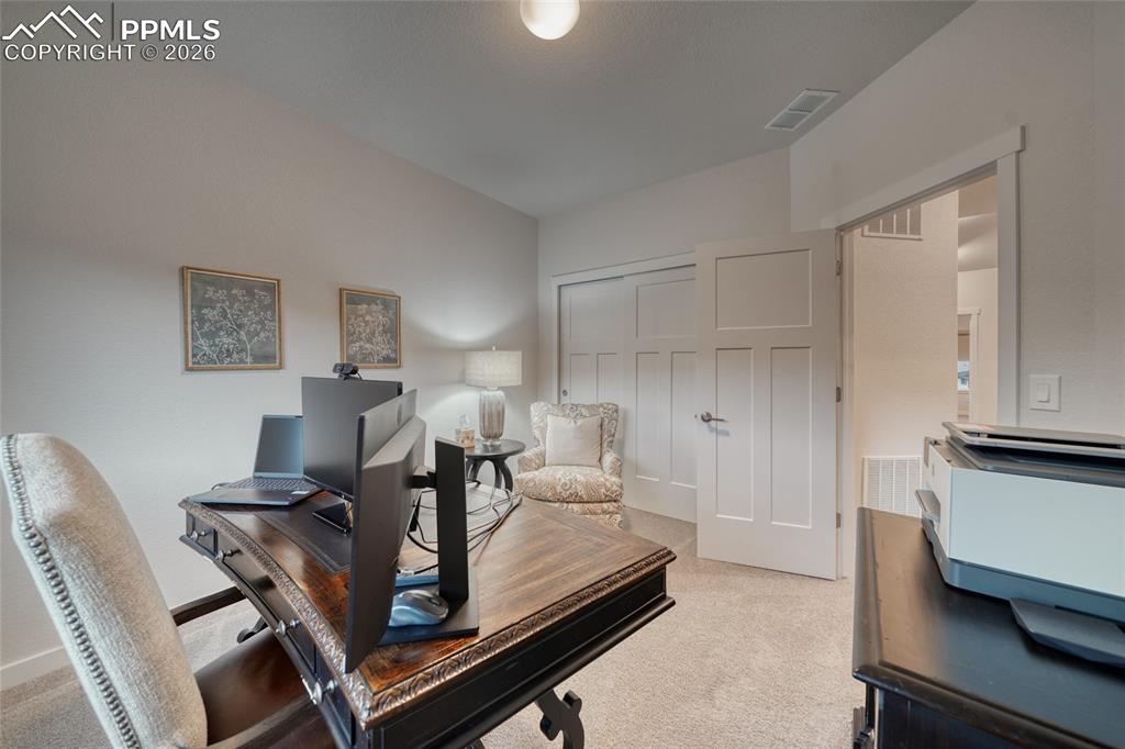 Image 38 of 49: Office