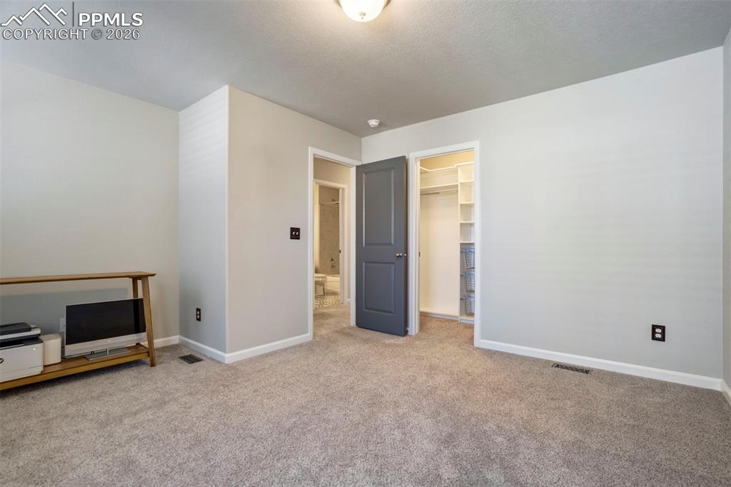 Image 24 of 30: Bedroom