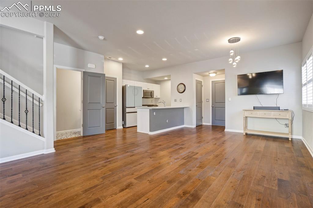 Image 6 of 30: Living Room