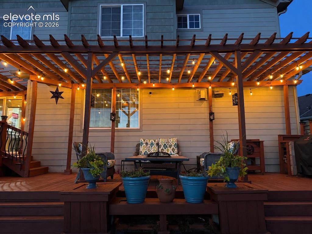 Image 12 of 47: Deck