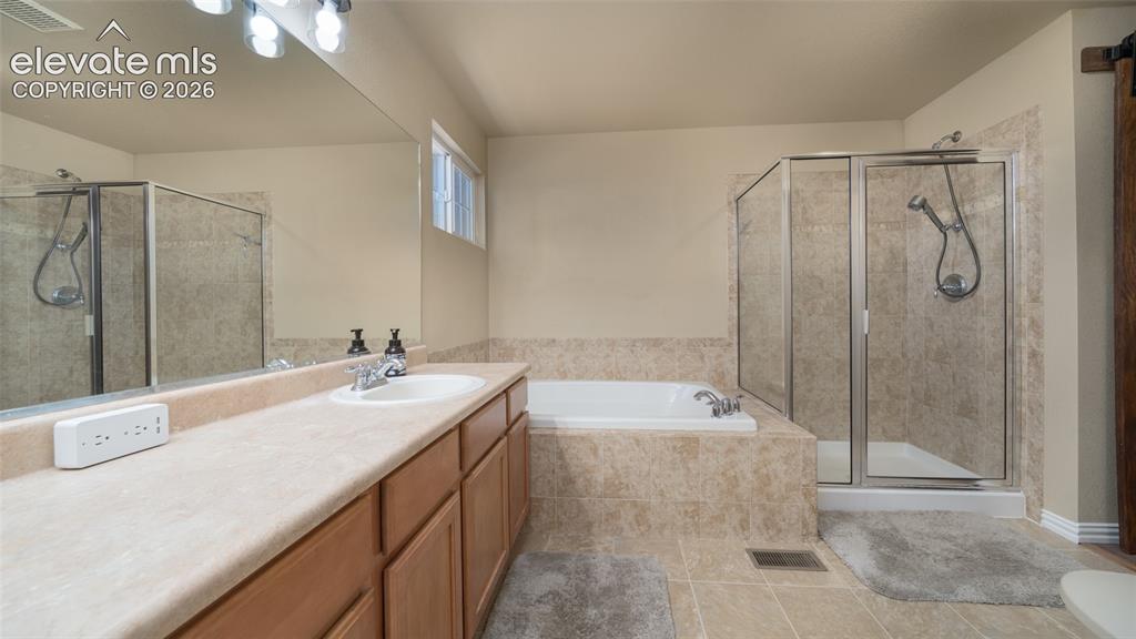 Image 25 of 47: Master bath
