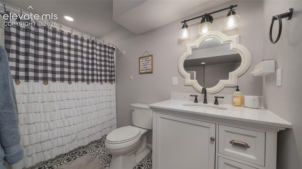 Image 35 of 47: Basement bath