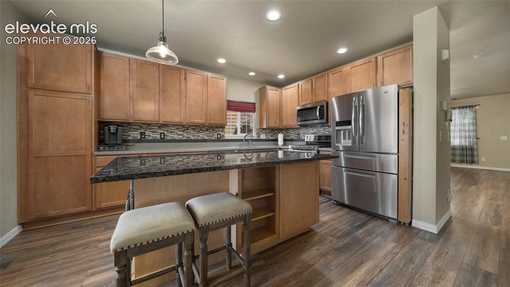 Image 8 of 47: Kitchen