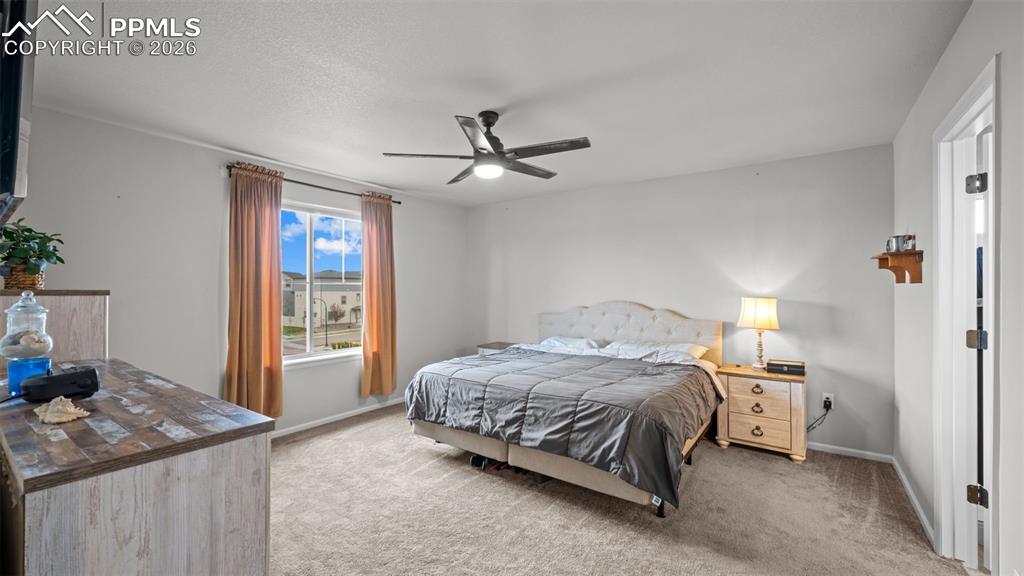 Image 4 of 29: Bedroom