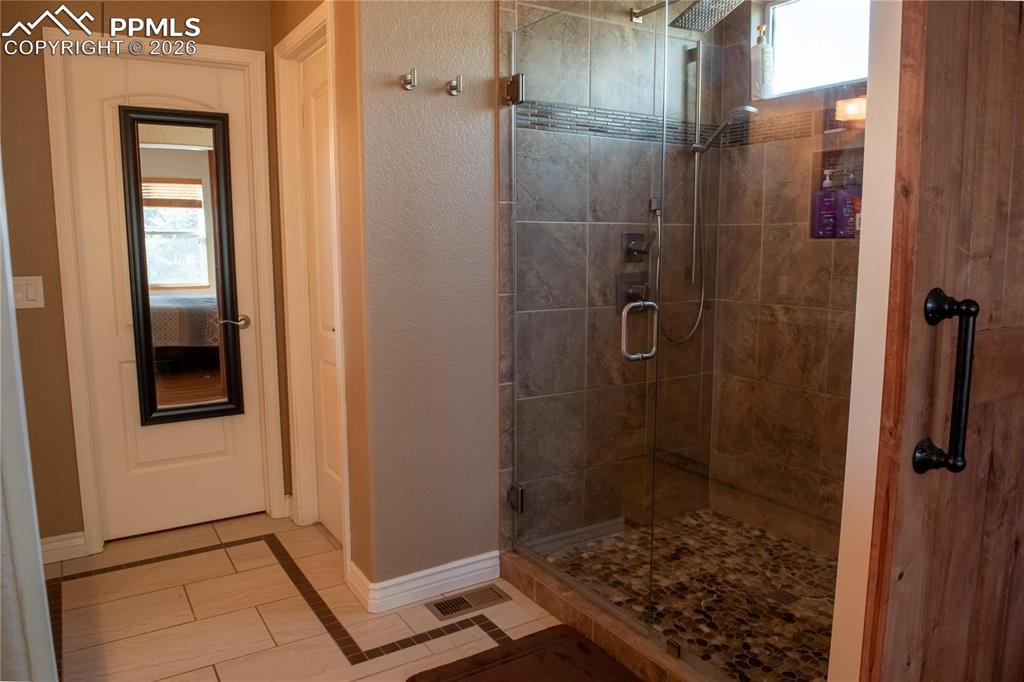 Image 10 of 25: Living Room