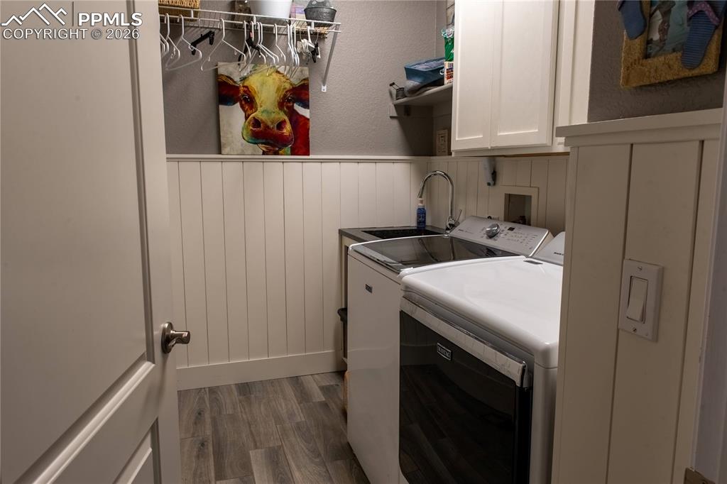 Image 15 of 25: Bedroom