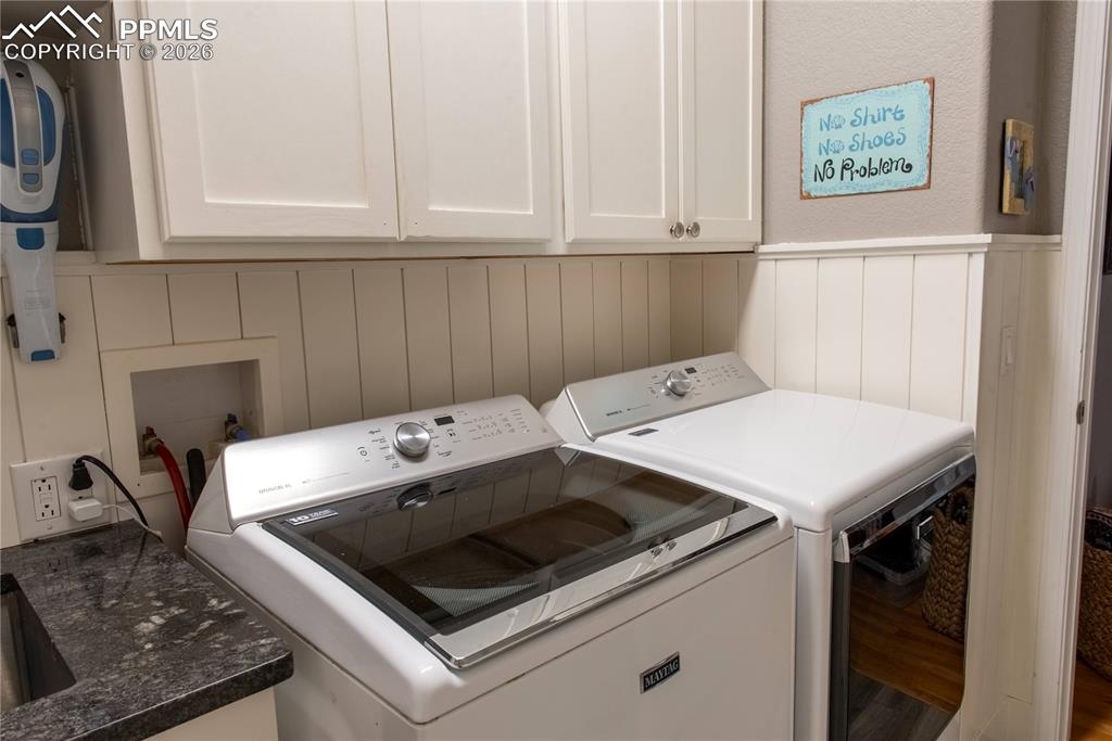 Image 16 of 25: Bathroom