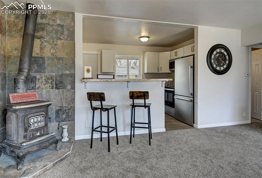 Image 11 of 27: Kitchen