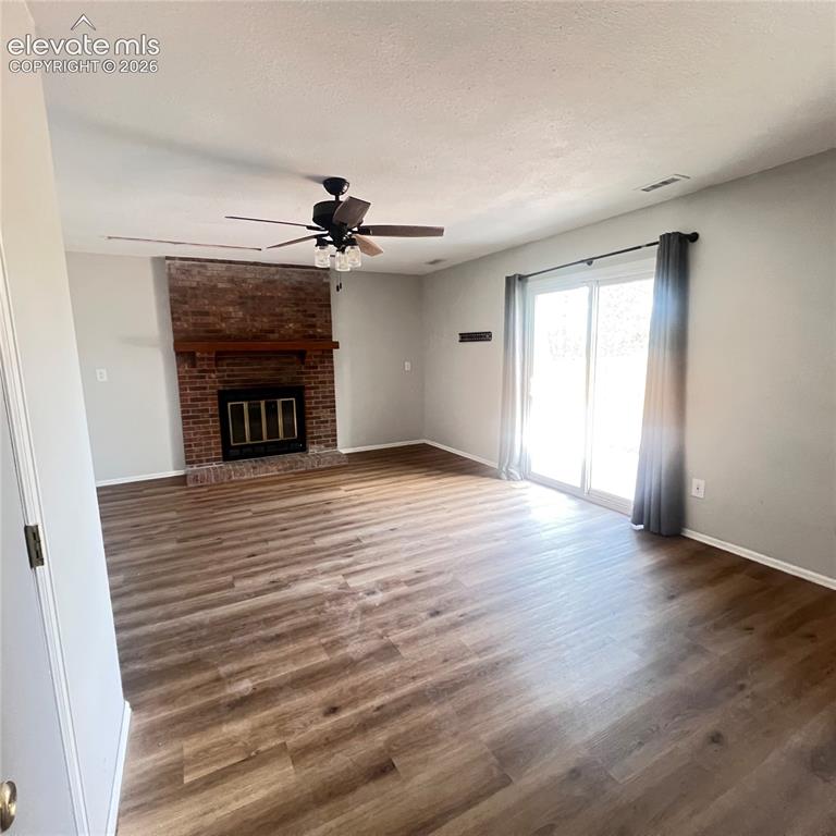 Image 12 of 29: Family Room
