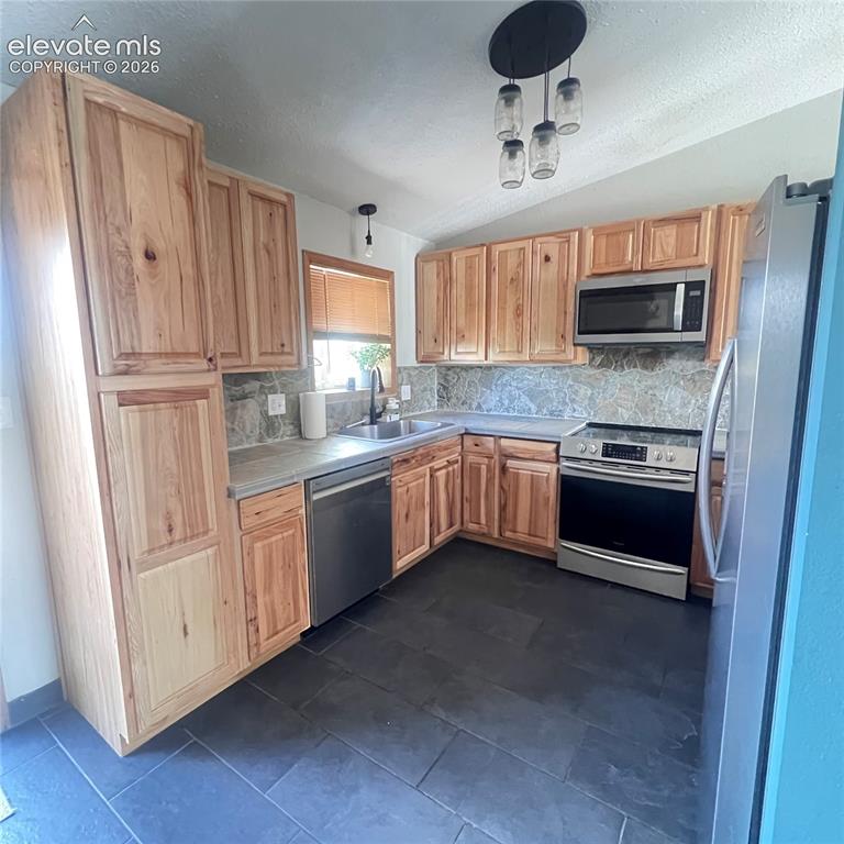Image 2 of 29: Kitchen