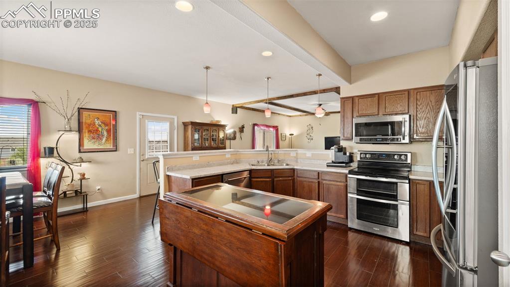 Image 10 of 34: Kitchen