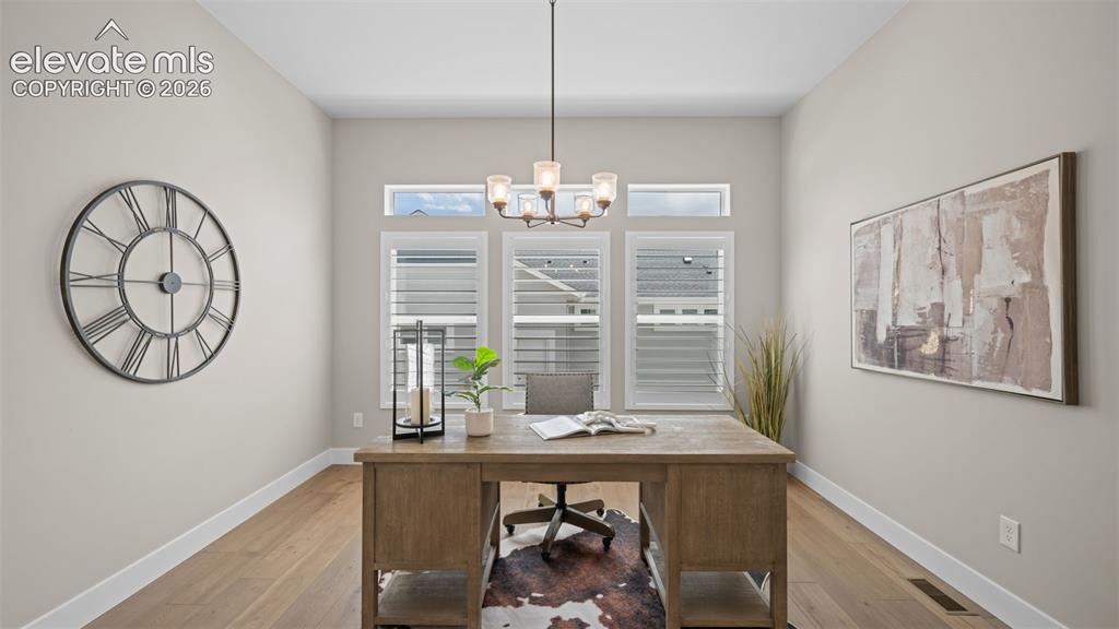 Image 17 of 48: Office