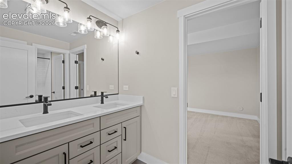 Image 36 of 48: Bathroom