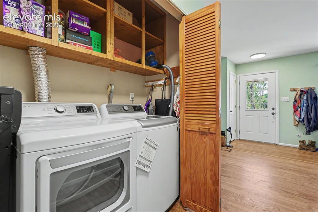 Image 10 of 27: Laundry