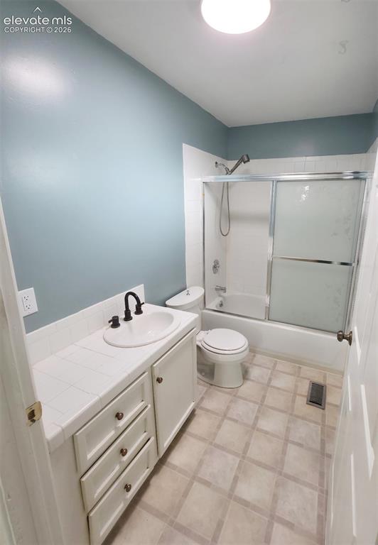 Image 16 of 27: Master Bathroom