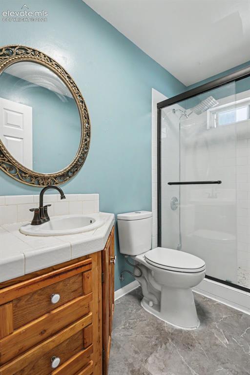 Image 22 of 27: Bathroom