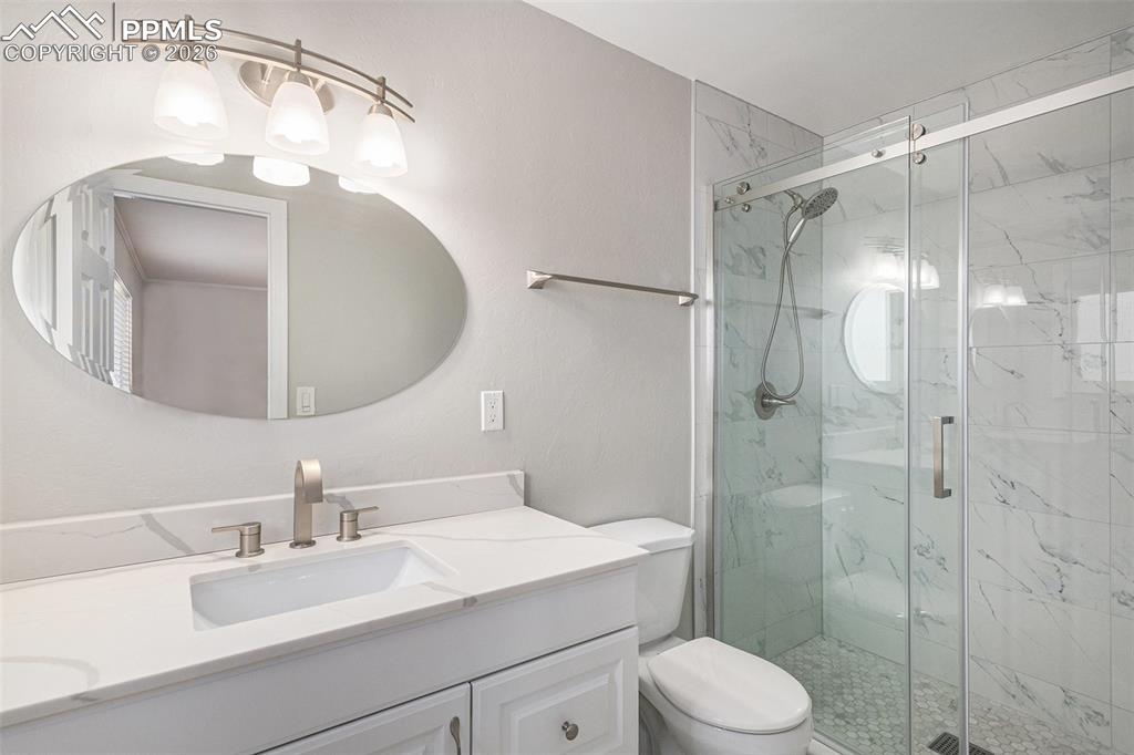 Image 10 of 23: Newly Remodeled! 