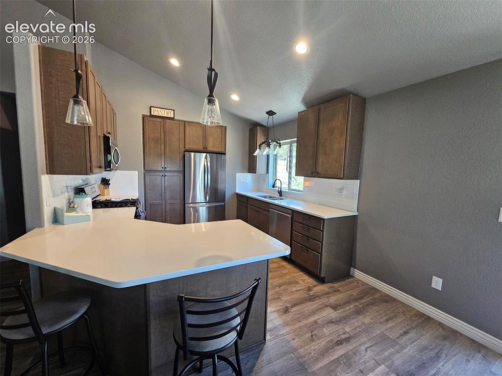 Image 4 of 21: Kitchen