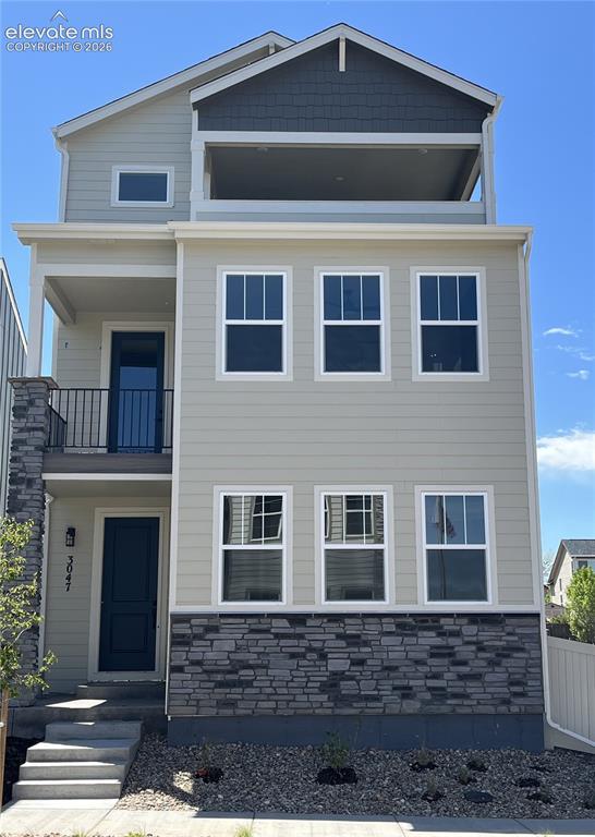 Image 1 of 2: Front of Structure
