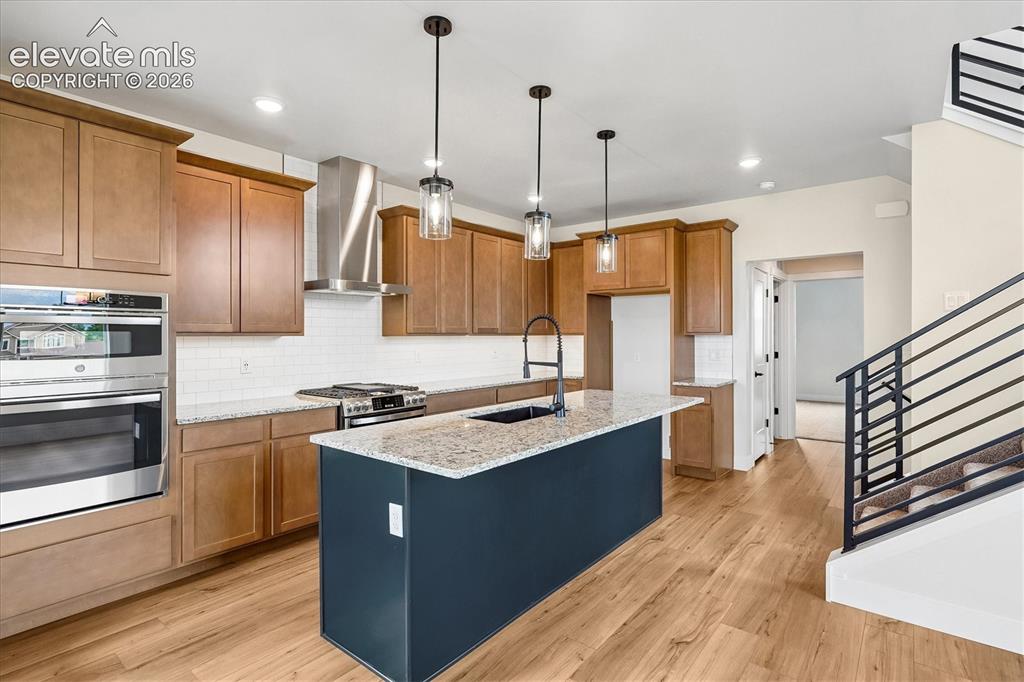 Image 10 of 26: Kitchen