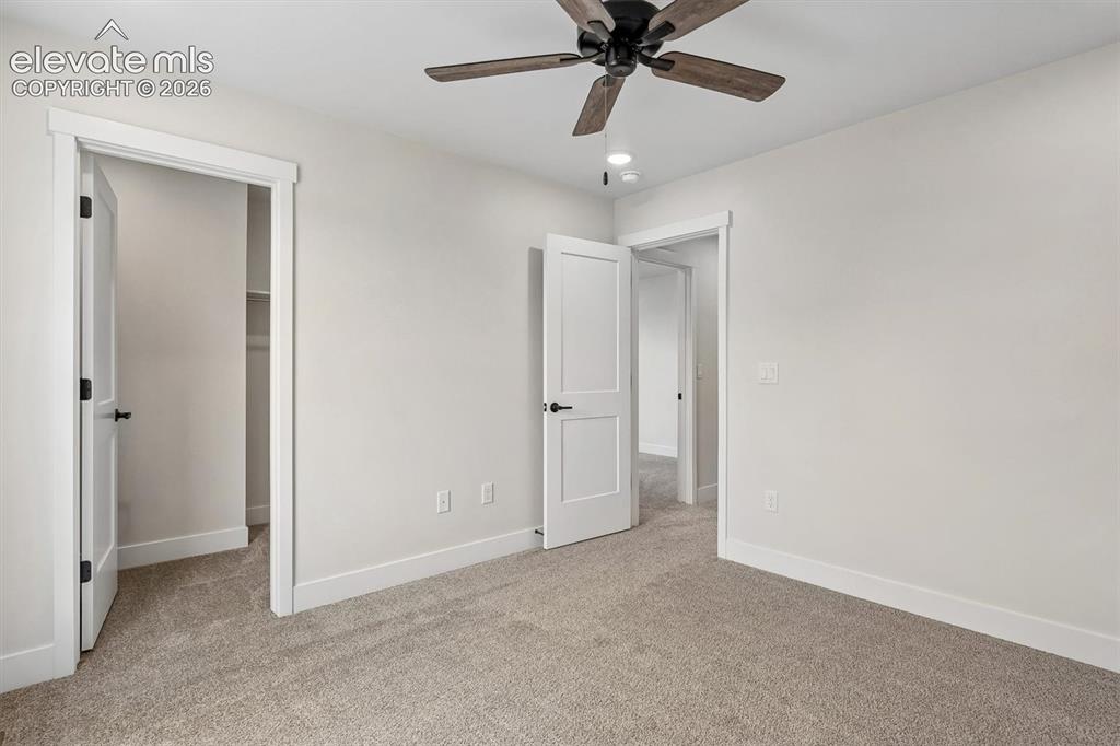 Image 14 of 26: Bedroom