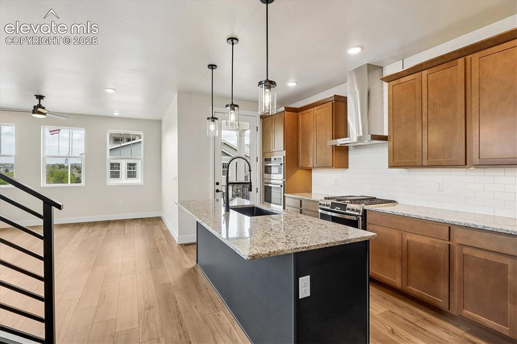 Image 8 of 26: Kitchen