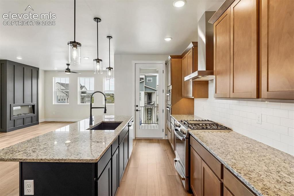 Image 9 of 26: Kitchen