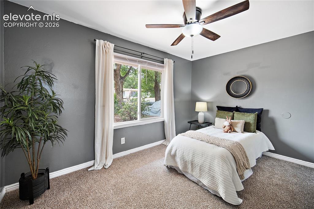 Image 17 of 46: Bedroom