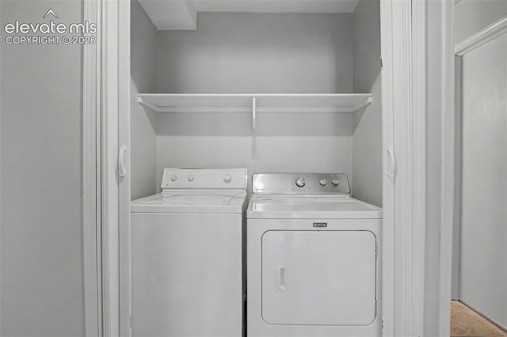 Image 25 of 40: Laundry