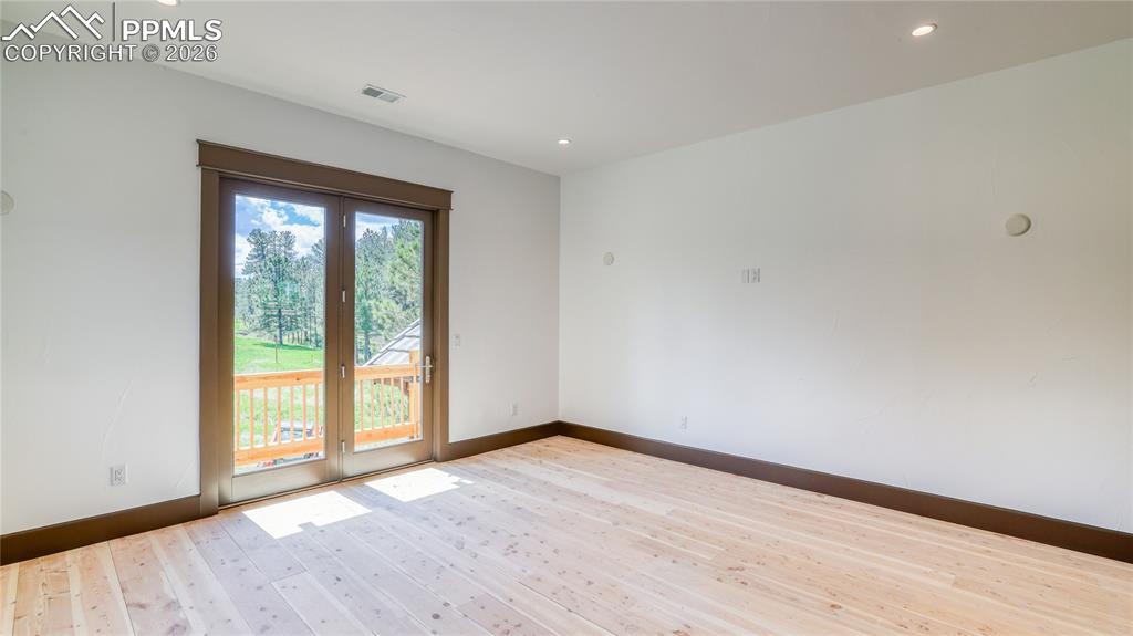 Image 6 of 37: UPSTAIRS OFFICE/BEDROOM 