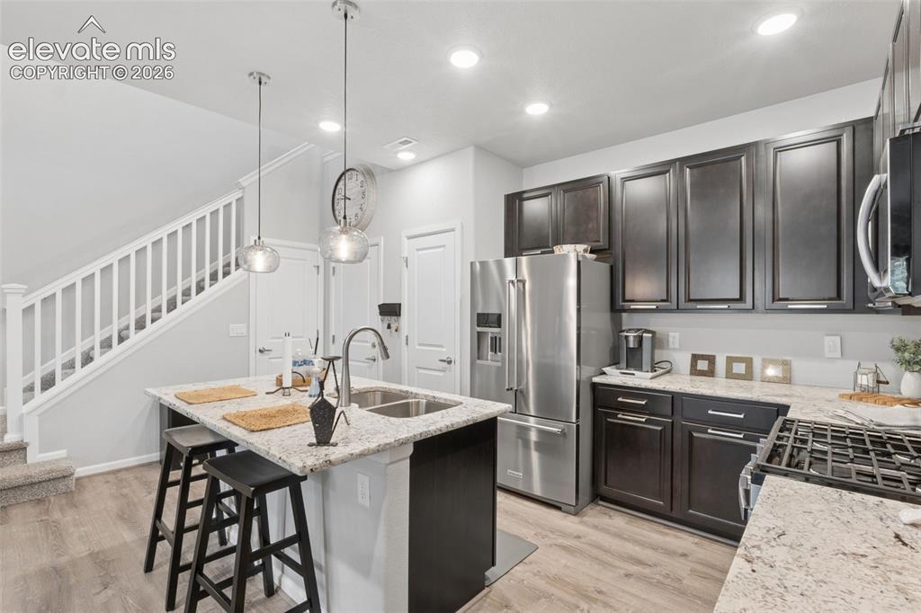Image 11 of 27: Kitchen