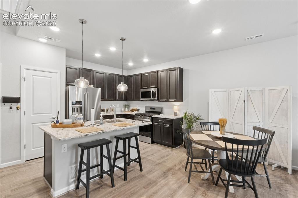 Image 12 of 27: Kitchen