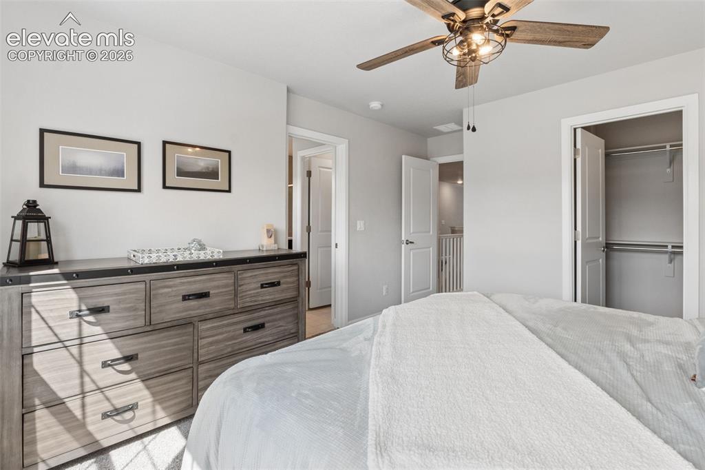 Image 18 of 27: Bedroom