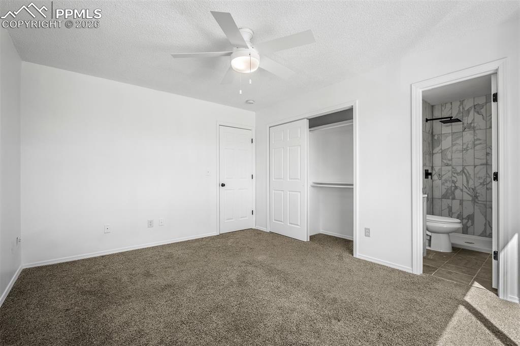 Image 25 of 45: Bedroom